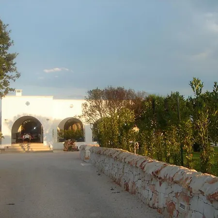 Tenuta Sicilia أوستوني
