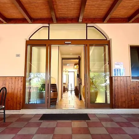 La Terrazza Bed & Breakfast 3*